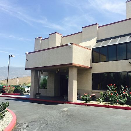 San Bernardino Inn & Suites Exterior photo