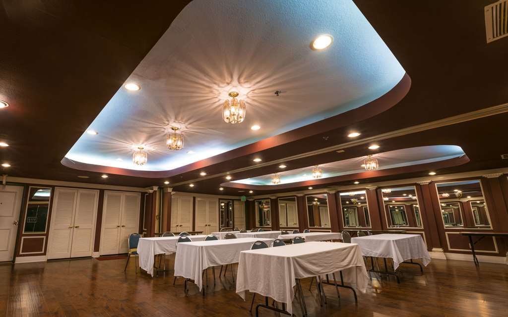 San Bernardino Inn & Suites Facilities photo