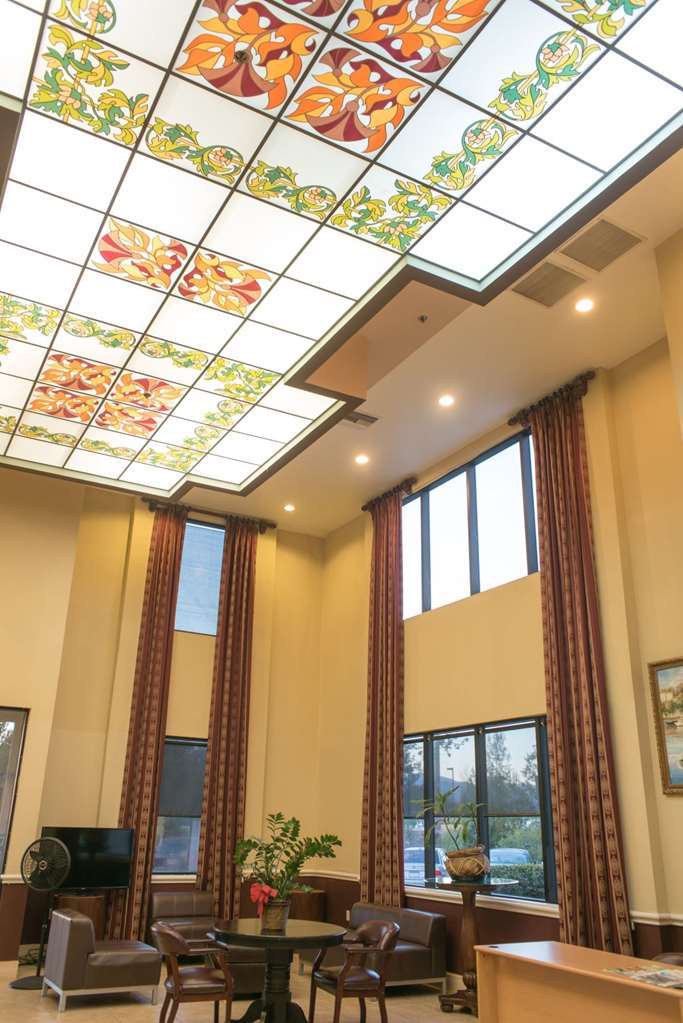 San Bernardino Inn & Suites Interior photo