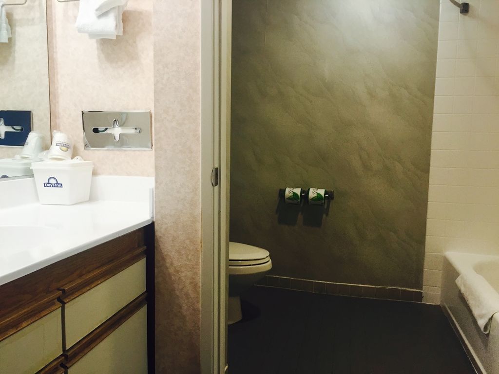 San Bernardino Inn & Suites Room photo