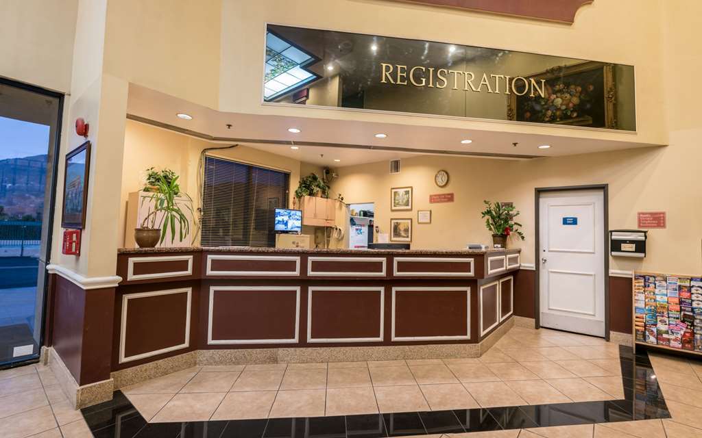 San Bernardino Inn & Suites Interior photo